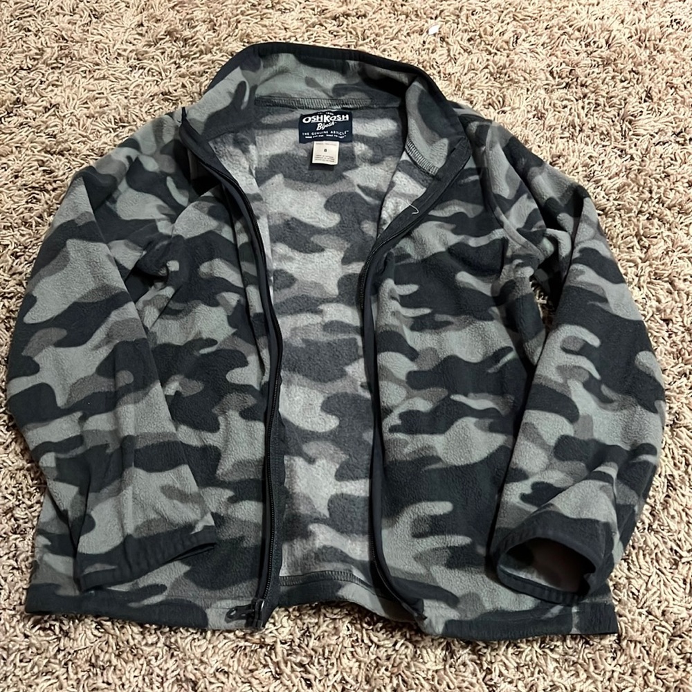 Boys size 8 gray and black camo Oshkosh fleece jacket